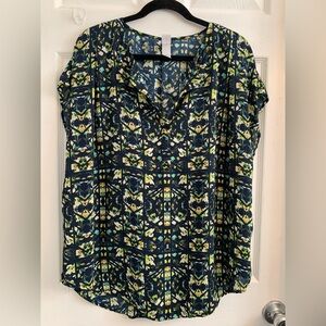 Pure Energy Women’s Navy and Yellow short sleeve Floral Blouse. Size 1X $8